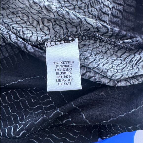 One World Live and Let Live V Neck Chevron Blue Top Polyester Spandex Large - Picture 4 of 6